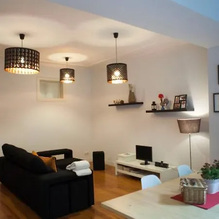 The Encounter: Our Cozy Green Terrace Apartment *